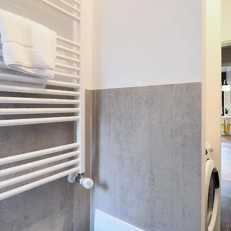 Primopiano - Ferrante Aporti Flats Apartman *